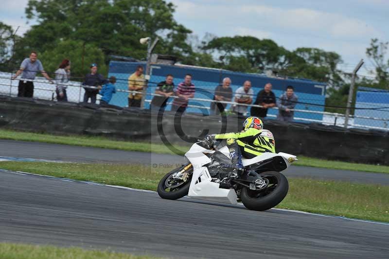Motorcycle action photographs;donington;donington park leicestershire;donington photographs;event digital images;eventdigitalimages;no limits trackday;peter wileman photography;trackday;trackday digital images;trackday photos