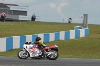 Motorcycle-action-photographs;donington;donington-park-leicestershire;donington-photographs;event-digital-images;eventdigitalimages;no-limits-trackday;peter-wileman-photography;trackday;trackday-digital-images;trackday-photos