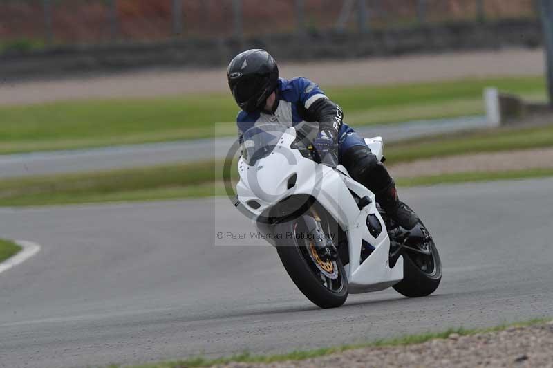 Motorcycle action photographs;donington;donington park leicestershire;donington photographs;event digital images;eventdigitalimages;no limits trackday;peter wileman photography;trackday;trackday digital images;trackday photos