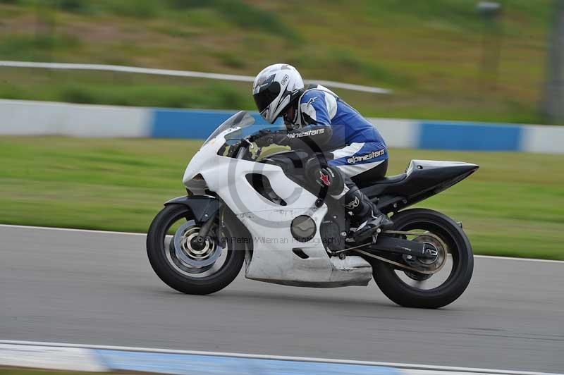 Motorcycle action photographs;donington;donington park leicestershire;donington photographs;event digital images;eventdigitalimages;no limits trackday;peter wileman photography;trackday;trackday digital images;trackday photos