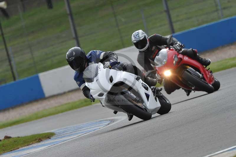 Motorcycle action photographs;donington;donington park leicestershire;donington photographs;event digital images;eventdigitalimages;no limits trackday;peter wileman photography;trackday;trackday digital images;trackday photos