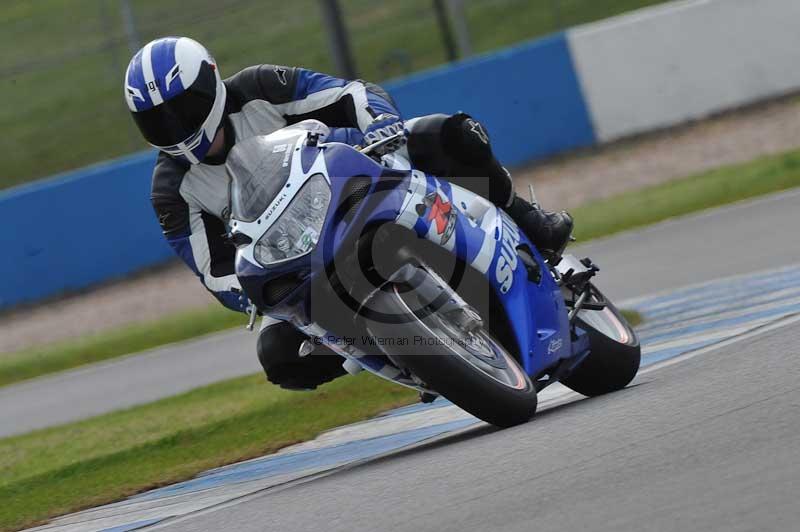 Motorcycle action photographs;donington;donington park leicestershire;donington photographs;event digital images;eventdigitalimages;no limits trackday;peter wileman photography;trackday;trackday digital images;trackday photos