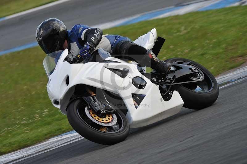 Motorcycle action photographs;donington;donington park leicestershire;donington photographs;event digital images;eventdigitalimages;no limits trackday;peter wileman photography;trackday;trackday digital images;trackday photos