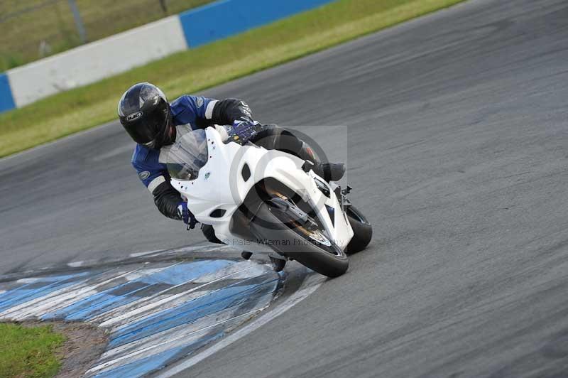 Motorcycle action photographs;donington;donington park leicestershire;donington photographs;event digital images;eventdigitalimages;no limits trackday;peter wileman photography;trackday;trackday digital images;trackday photos
