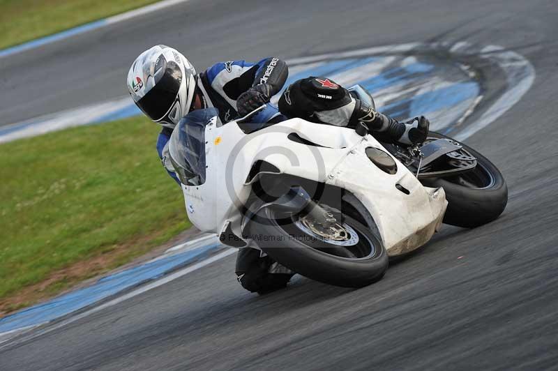 Motorcycle action photographs;donington;donington park leicestershire;donington photographs;event digital images;eventdigitalimages;no limits trackday;peter wileman photography;trackday;trackday digital images;trackday photos