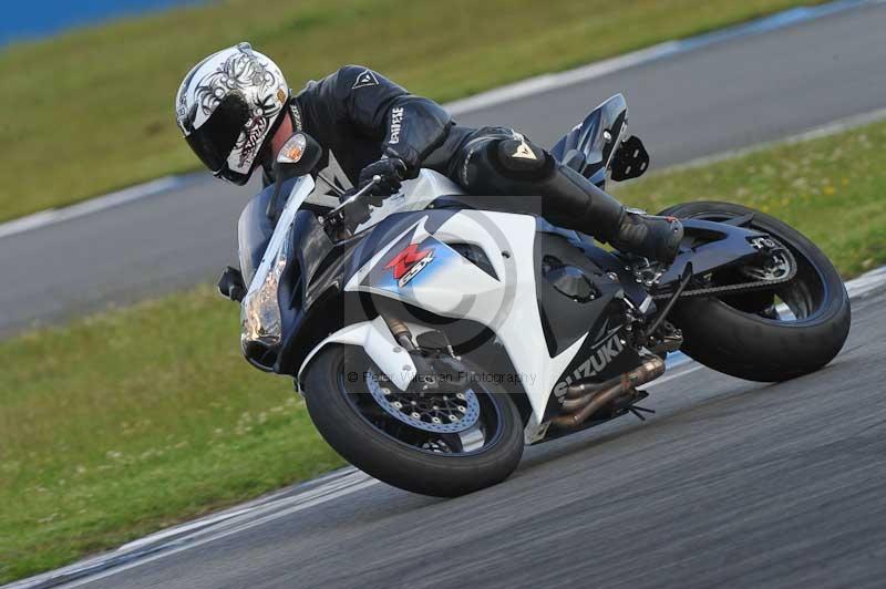 Motorcycle action photographs;donington;donington park leicestershire;donington photographs;event digital images;eventdigitalimages;no limits trackday;peter wileman photography;trackday;trackday digital images;trackday photos