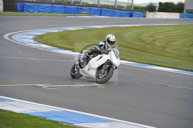 Motorcycle action photographs;donington;donington park leicestershire;donington photographs;event digital images;eventdigitalimages;no limits trackday;peter wileman photography;trackday;trackday digital images;trackday photos