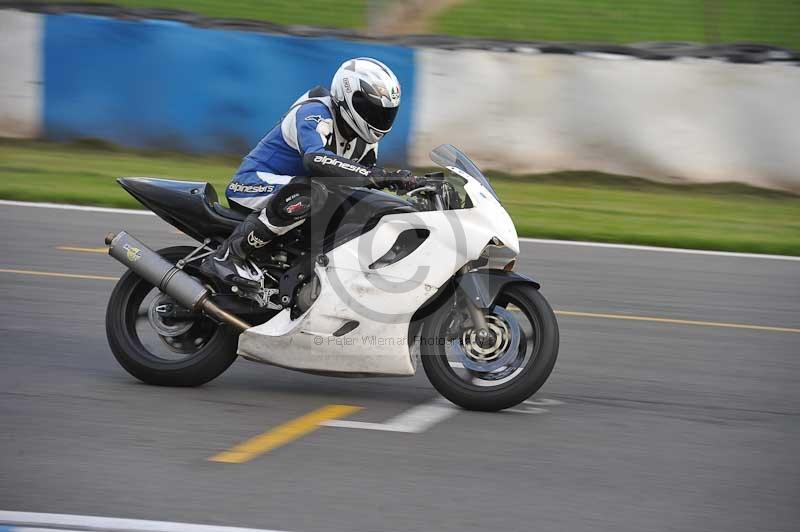 Motorcycle action photographs;donington;donington park leicestershire;donington photographs;event digital images;eventdigitalimages;no limits trackday;peter wileman photography;trackday;trackday digital images;trackday photos