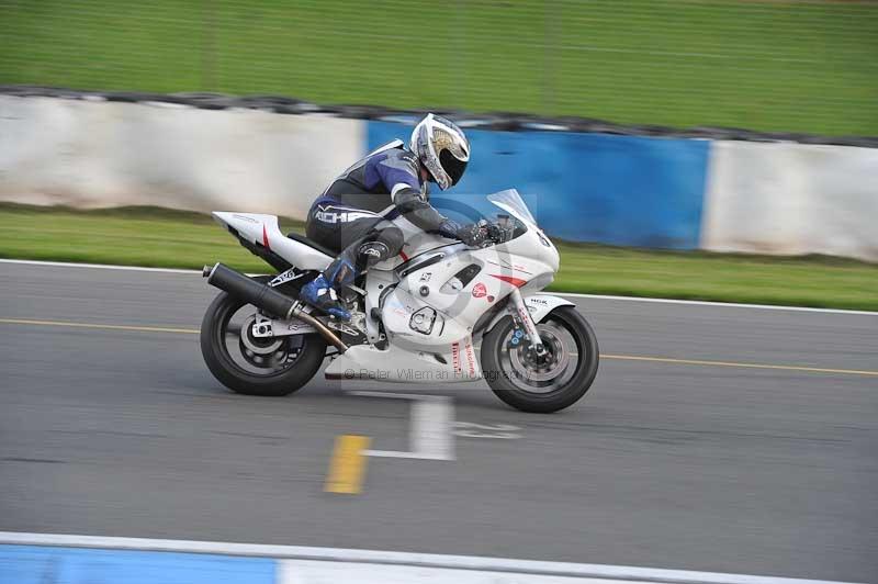 Motorcycle action photographs;donington;donington park leicestershire;donington photographs;event digital images;eventdigitalimages;no limits trackday;peter wileman photography;trackday;trackday digital images;trackday photos