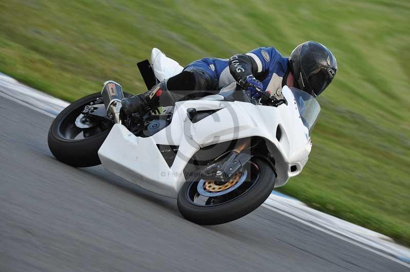 Motorcycle action photographs;donington;donington park leicestershire;donington photographs;event digital images;eventdigitalimages;no limits trackday;peter wileman photography;trackday;trackday digital images;trackday photos