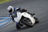 Motorcycle-action-photographs;donington;donington-park-leicestershire;donington-photographs;event-digital-images;eventdigitalimages;no-limits-trackday;peter-wileman-photography;trackday;trackday-digital-images;trackday-photos