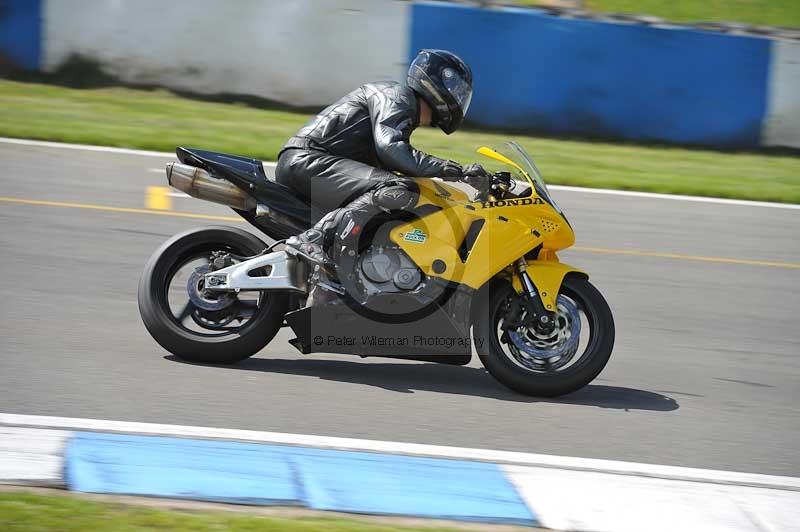 Motorcycle action photographs;donington;donington park leicestershire;donington photographs;event digital images;eventdigitalimages;no limits trackday;peter wileman photography;trackday;trackday digital images;trackday photos