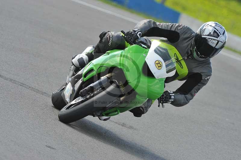 Motorcycle action photographs;donington;donington park leicestershire;donington photographs;event digital images;eventdigitalimages;no limits trackday;peter wileman photography;trackday;trackday digital images;trackday photos