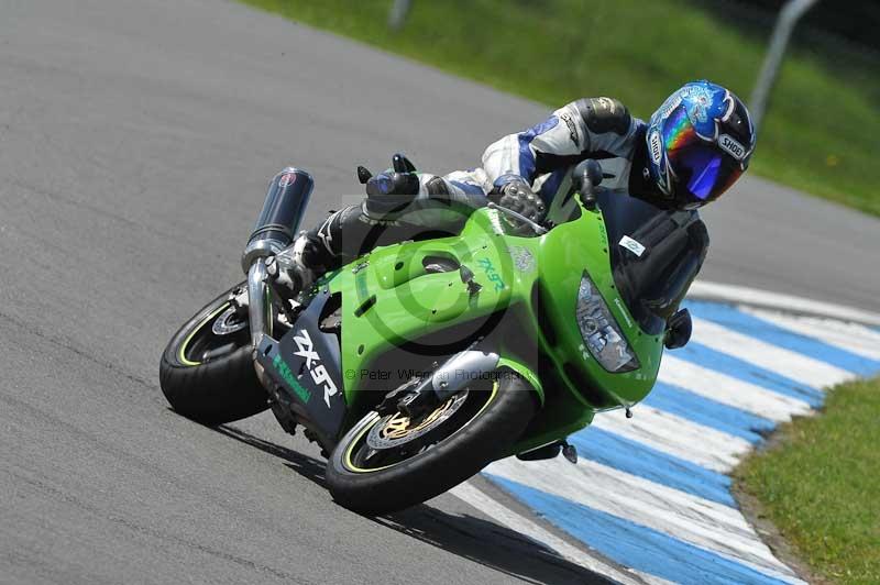 Motorcycle action photographs;donington;donington park leicestershire;donington photographs;event digital images;eventdigitalimages;no limits trackday;peter wileman photography;trackday;trackday digital images;trackday photos