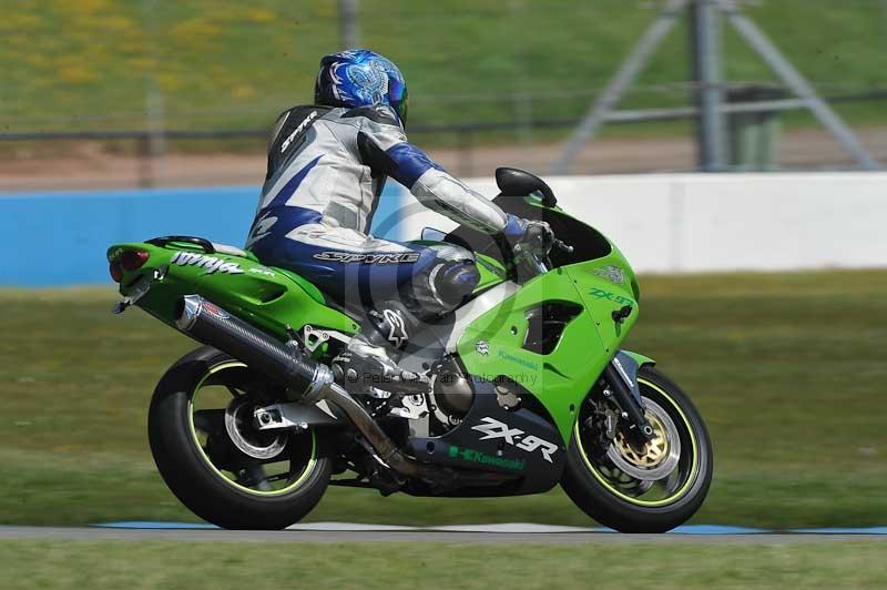 Motorcycle action photographs;donington;donington park leicestershire;donington photographs;event digital images;eventdigitalimages;no limits trackday;peter wileman photography;trackday;trackday digital images;trackday photos