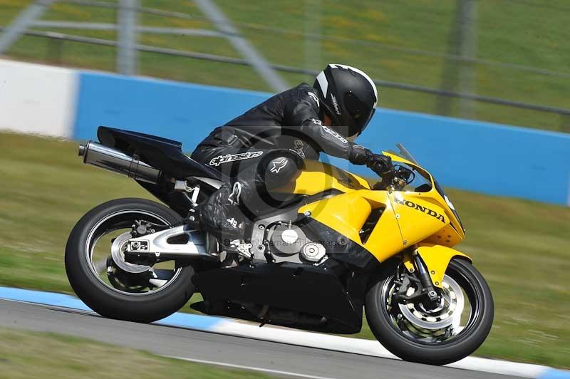 Motorcycle action photographs;donington;donington park leicestershire;donington photographs;event digital images;eventdigitalimages;no limits trackday;peter wileman photography;trackday;trackday digital images;trackday photos