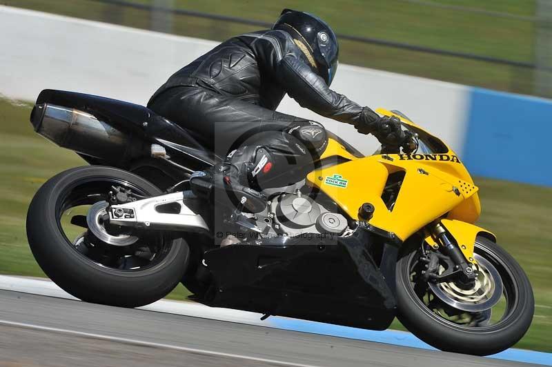 Motorcycle action photographs;donington;donington park leicestershire;donington photographs;event digital images;eventdigitalimages;no limits trackday;peter wileman photography;trackday;trackday digital images;trackday photos