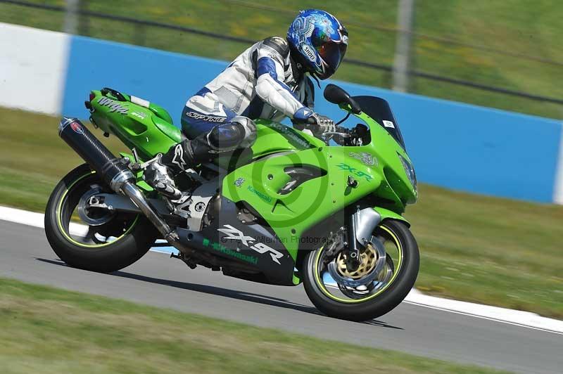Motorcycle action photographs;donington;donington park leicestershire;donington photographs;event digital images;eventdigitalimages;no limits trackday;peter wileman photography;trackday;trackday digital images;trackday photos