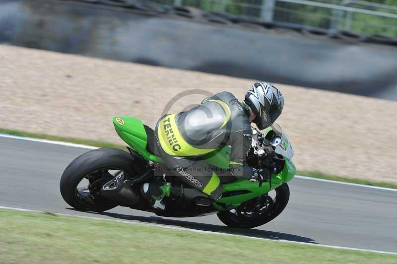 Motorcycle action photographs;donington;donington park leicestershire;donington photographs;event digital images;eventdigitalimages;no limits trackday;peter wileman photography;trackday;trackday digital images;trackday photos