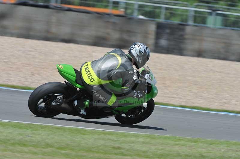 Motorcycle action photographs;donington;donington park leicestershire;donington photographs;event digital images;eventdigitalimages;no limits trackday;peter wileman photography;trackday;trackday digital images;trackday photos