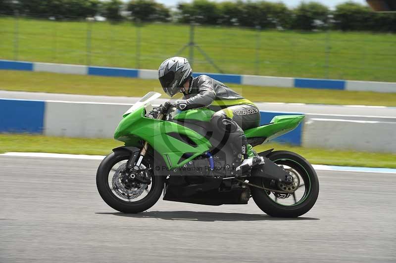 Motorcycle action photographs;donington;donington park leicestershire;donington photographs;event digital images;eventdigitalimages;no limits trackday;peter wileman photography;trackday;trackday digital images;trackday photos