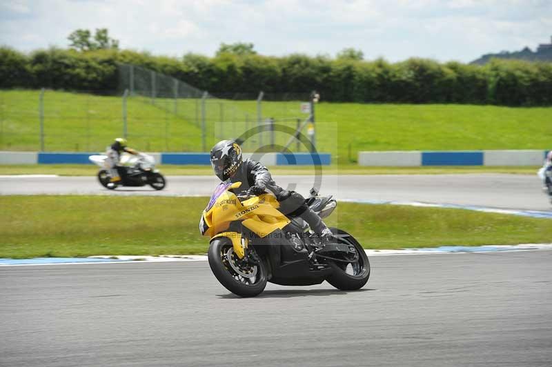 Motorcycle action photographs;donington;donington park leicestershire;donington photographs;event digital images;eventdigitalimages;no limits trackday;peter wileman photography;trackday;trackday digital images;trackday photos