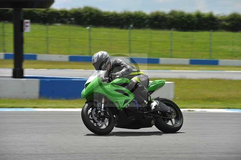 Motorcycle action photographs;donington;donington park leicestershire;donington photographs;event digital images;eventdigitalimages;no limits trackday;peter wileman photography;trackday;trackday digital images;trackday photos