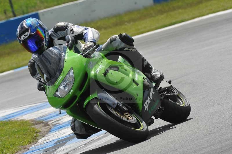 Motorcycle action photographs;donington;donington park leicestershire;donington photographs;event digital images;eventdigitalimages;no limits trackday;peter wileman photography;trackday;trackday digital images;trackday photos