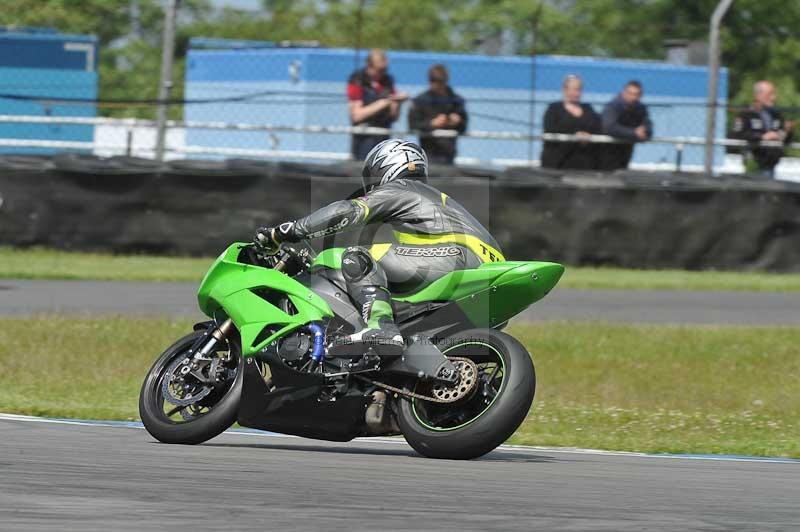 Motorcycle action photographs;donington;donington park leicestershire;donington photographs;event digital images;eventdigitalimages;no limits trackday;peter wileman photography;trackday;trackday digital images;trackday photos