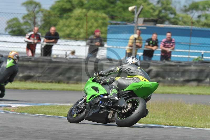 Motorcycle action photographs;donington;donington park leicestershire;donington photographs;event digital images;eventdigitalimages;no limits trackday;peter wileman photography;trackday;trackday digital images;trackday photos