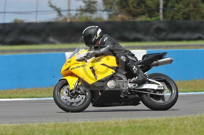 Motorcycle action photographs;donington;donington park leicestershire;donington photographs;event digital images;eventdigitalimages;no limits trackday;peter wileman photography;trackday;trackday digital images;trackday photos