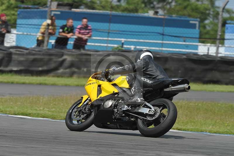 Motorcycle action photographs;donington;donington park leicestershire;donington photographs;event digital images;eventdigitalimages;no limits trackday;peter wileman photography;trackday;trackday digital images;trackday photos