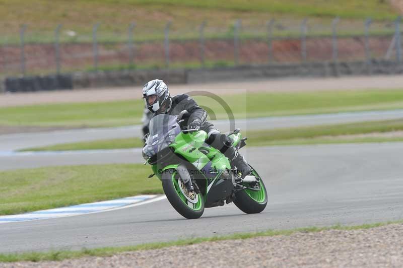 Motorcycle action photographs;donington;donington park leicestershire;donington photographs;event digital images;eventdigitalimages;no limits trackday;peter wileman photography;trackday;trackday digital images;trackday photos