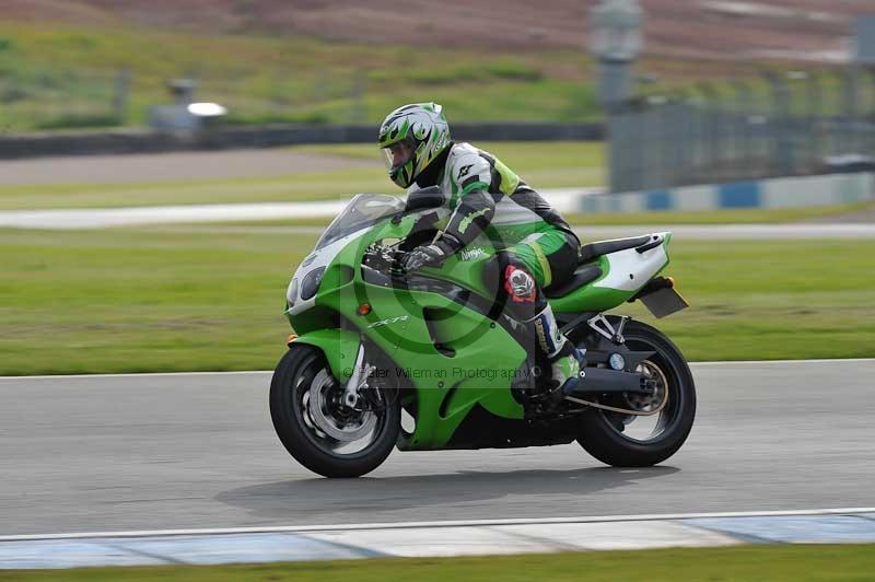 Motorcycle action photographs;donington;donington park leicestershire;donington photographs;event digital images;eventdigitalimages;no limits trackday;peter wileman photography;trackday;trackday digital images;trackday photos