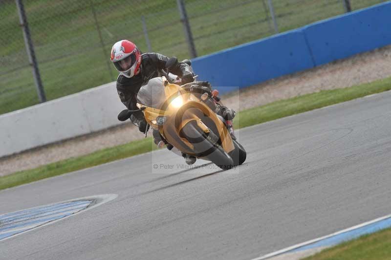 Motorcycle action photographs;donington;donington park leicestershire;donington photographs;event digital images;eventdigitalimages;no limits trackday;peter wileman photography;trackday;trackday digital images;trackday photos