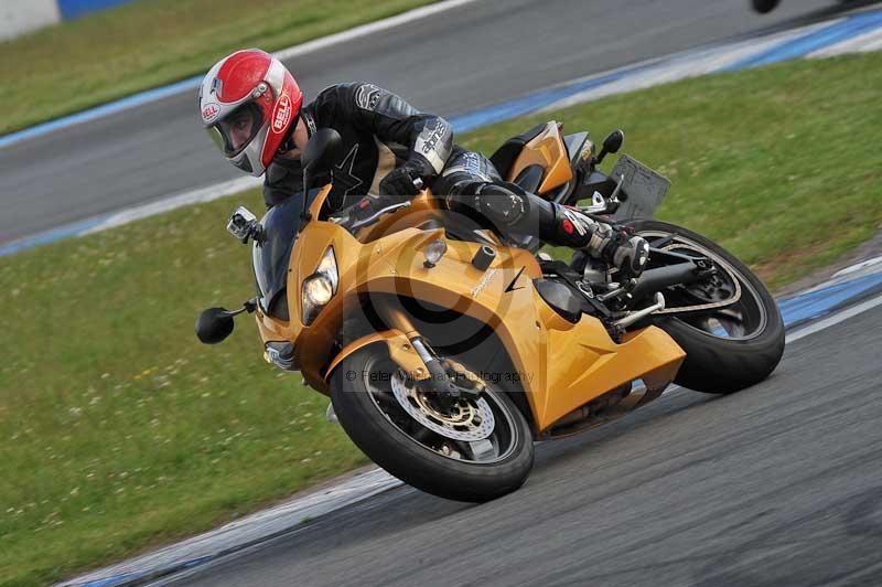 Motorcycle action photographs;donington;donington park leicestershire;donington photographs;event digital images;eventdigitalimages;no limits trackday;peter wileman photography;trackday;trackday digital images;trackday photos