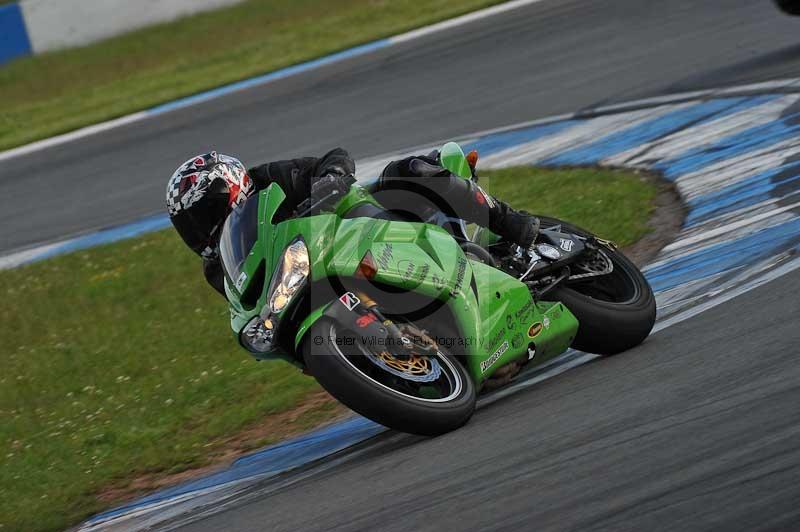 Motorcycle action photographs;donington;donington park leicestershire;donington photographs;event digital images;eventdigitalimages;no limits trackday;peter wileman photography;trackday;trackday digital images;trackday photos