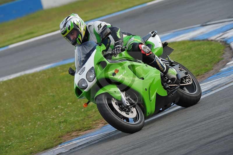 Motorcycle action photographs;donington;donington park leicestershire;donington photographs;event digital images;eventdigitalimages;no limits trackday;peter wileman photography;trackday;trackday digital images;trackday photos