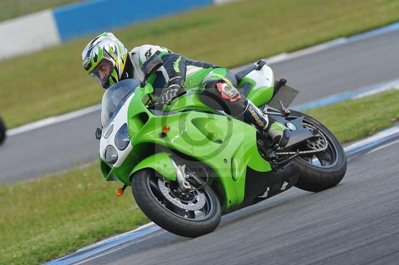 Motorcycle action photographs;donington;donington park leicestershire;donington photographs;event digital images;eventdigitalimages;no limits trackday;peter wileman photography;trackday;trackday digital images;trackday photos