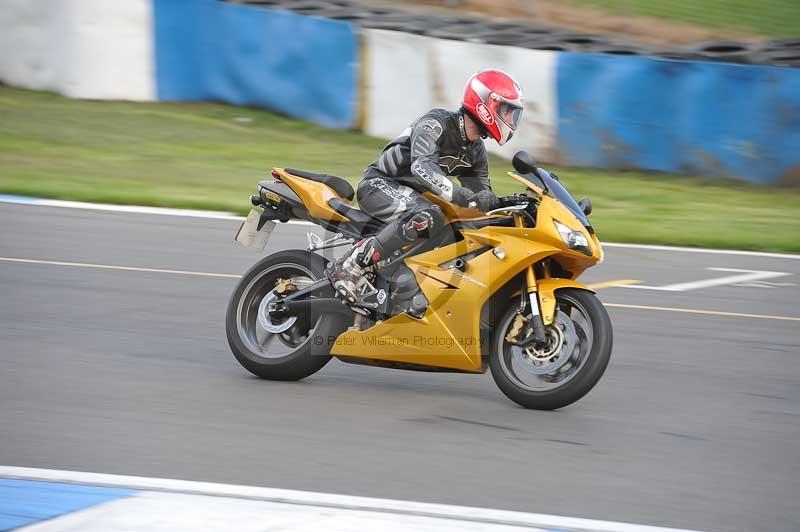 Motorcycle action photographs;donington;donington park leicestershire;donington photographs;event digital images;eventdigitalimages;no limits trackday;peter wileman photography;trackday;trackday digital images;trackday photos