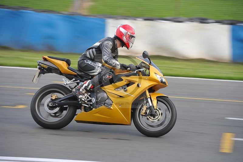 Motorcycle action photographs;donington;donington park leicestershire;donington photographs;event digital images;eventdigitalimages;no limits trackday;peter wileman photography;trackday;trackday digital images;trackday photos