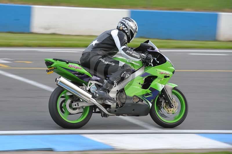 Motorcycle action photographs;donington;donington park leicestershire;donington photographs;event digital images;eventdigitalimages;no limits trackday;peter wileman photography;trackday;trackday digital images;trackday photos