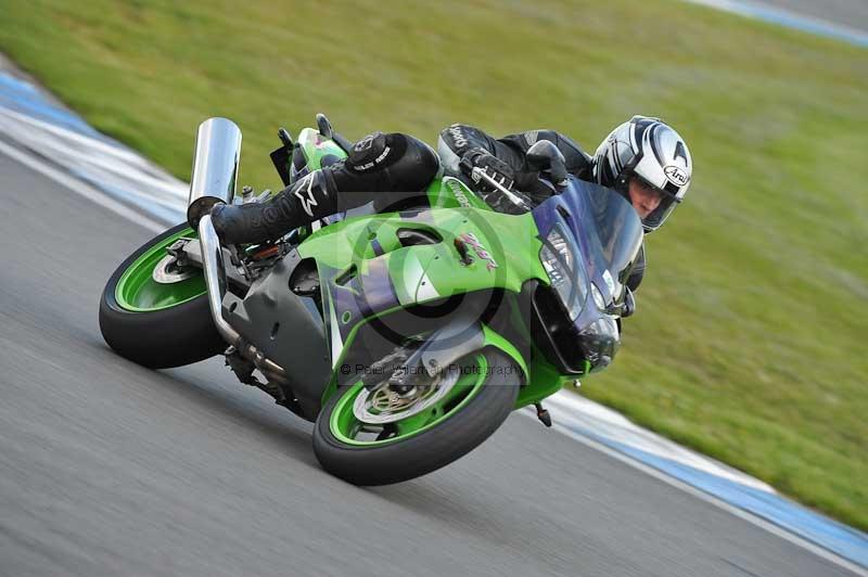 Motorcycle action photographs;donington;donington park leicestershire;donington photographs;event digital images;eventdigitalimages;no limits trackday;peter wileman photography;trackday;trackday digital images;trackday photos