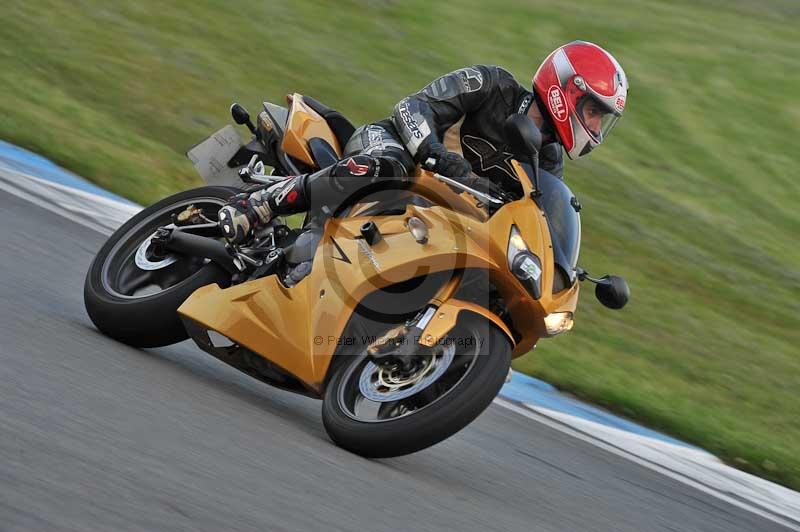 Motorcycle action photographs;donington;donington park leicestershire;donington photographs;event digital images;eventdigitalimages;no limits trackday;peter wileman photography;trackday;trackday digital images;trackday photos