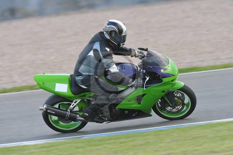 Motorcycle action photographs;donington;donington park leicestershire;donington photographs;event digital images;eventdigitalimages;no limits trackday;peter wileman photography;trackday;trackday digital images;trackday photos