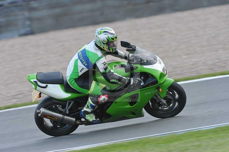 Motorcycle action photographs;donington;donington park leicestershire;donington photographs;event digital images;eventdigitalimages;no limits trackday;peter wileman photography;trackday;trackday digital images;trackday photos