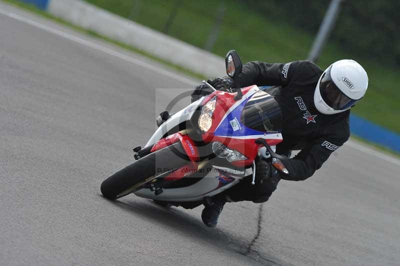 Motorcycle action photographs;donington;donington park leicestershire;donington photographs;event digital images;eventdigitalimages;no limits trackday;peter wileman photography;trackday;trackday digital images;trackday photos