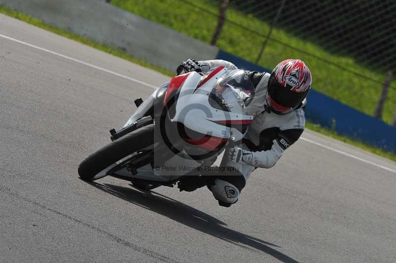 Motorcycle action photographs;donington;donington park leicestershire;donington photographs;event digital images;eventdigitalimages;no limits trackday;peter wileman photography;trackday;trackday digital images;trackday photos