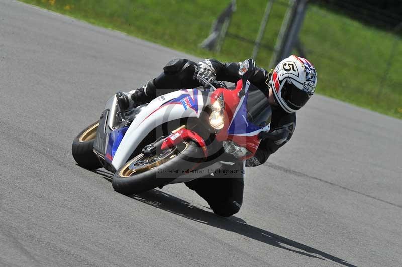 Motorcycle action photographs;donington;donington park leicestershire;donington photographs;event digital images;eventdigitalimages;no limits trackday;peter wileman photography;trackday;trackday digital images;trackday photos