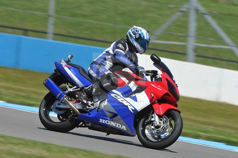 Motorcycle action photographs;donington;donington park leicestershire;donington photographs;event digital images;eventdigitalimages;no limits trackday;peter wileman photography;trackday;trackday digital images;trackday photos